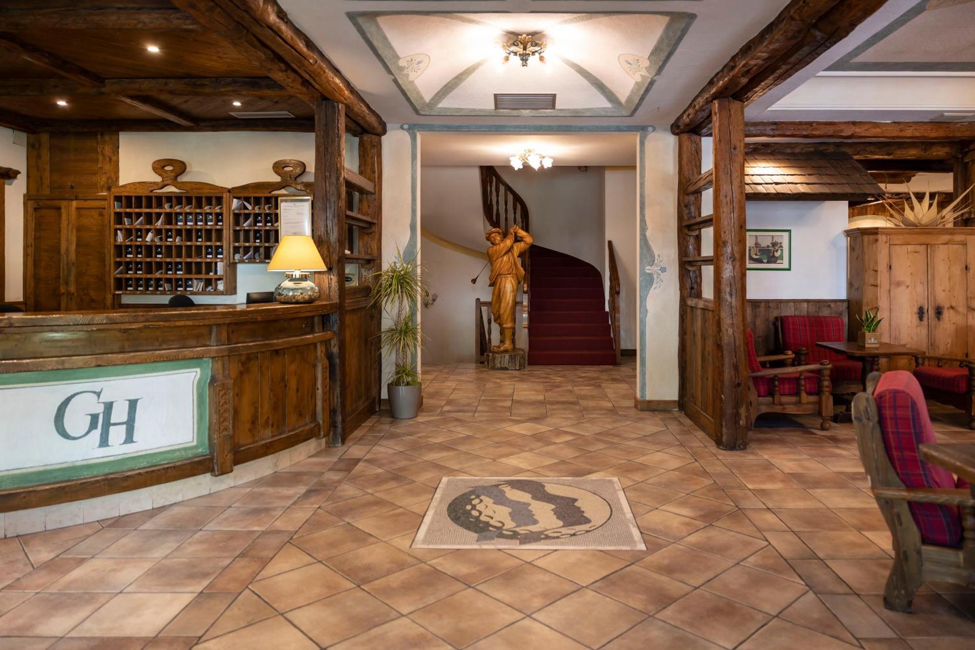 Golf Hotel Folgaria Exterior photo