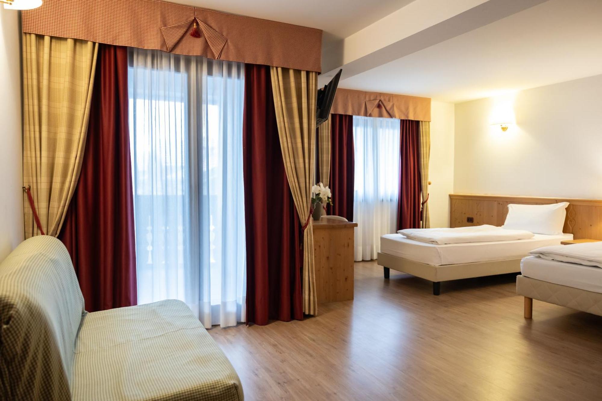 Golf Hotel Folgaria Room photo
